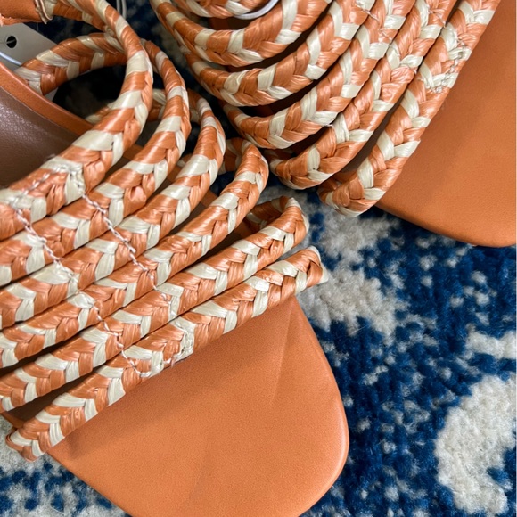 Universal Thread Tan and Cream Heeled Sandals - Picture 10 of 10